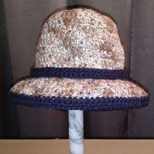 PACK & GO HAT - CROCHET MULTI BEIGE & NAVY TRIM